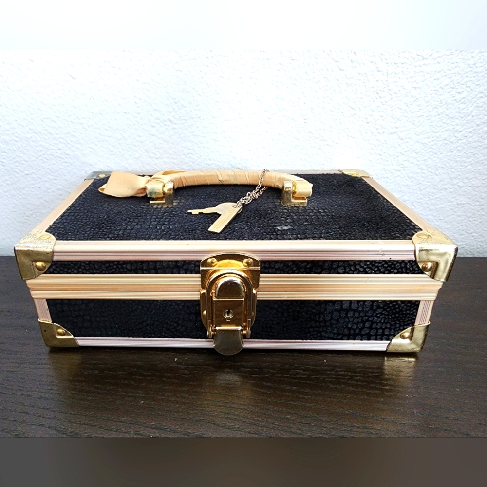VTG Victoria's Secret Velvet Jewelry Box